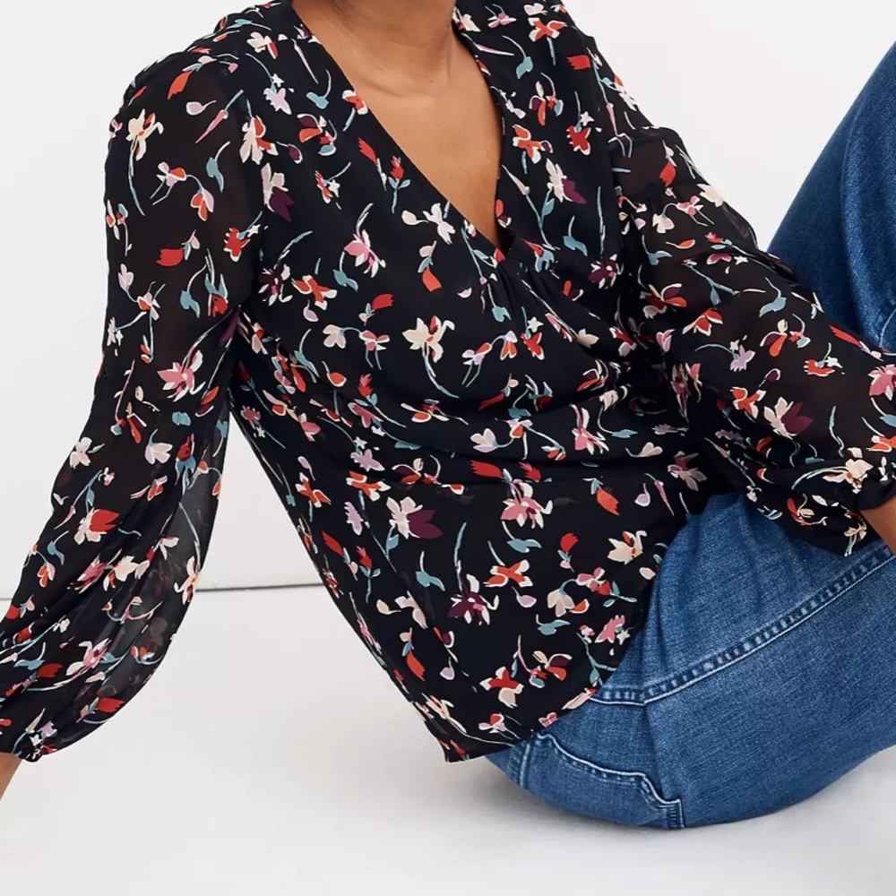 *NWOT* MADEWELL Shirred-Sleeve V- Neck Blouse - Picture 2 of 6